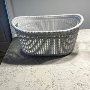 20x14.5 gray plastic wicker basket.